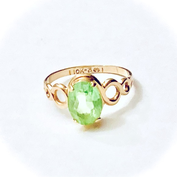 Vintage Jewelry - 10k SOLID GOLD OVAL SHAPED GREEN BABY RING {NEW OLD STOCK} {VINTAGE} UNWORN!